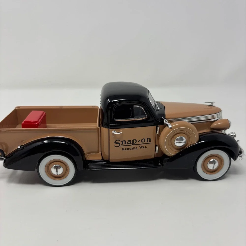 Snap-on Tools 1937 Studebaker Pickup Truck Crown Jewels Collection 1:24 Diecast